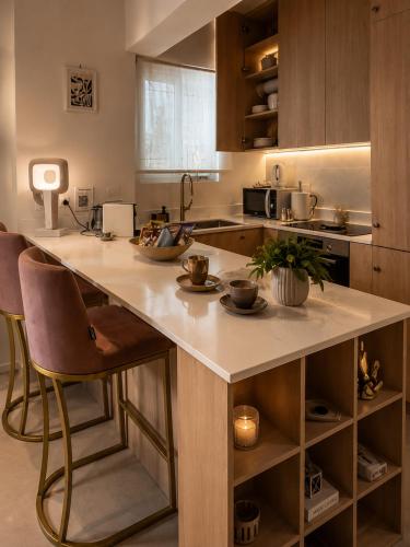 Vouliagmeni Square Residence Elegant Riviera Stay