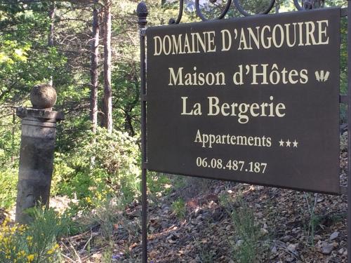 a sign for thedoana dwayne davenport mansion of hoses at Mymoustiers in Moustiers-Sainte-Marie