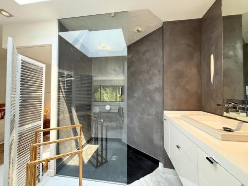 Villa d'architecte, Proche Mer & Cadre Verdoyant