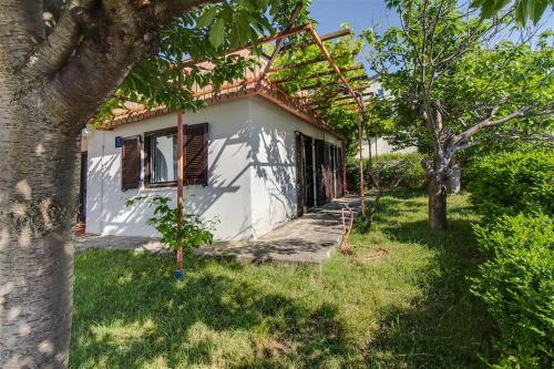 Gallery image of Holiday Home Gianna in Miholašćica
