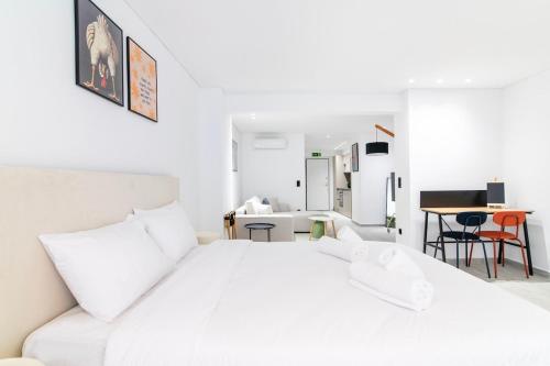 Jenn Modern Studio with Balcony & Close to Monastiraki