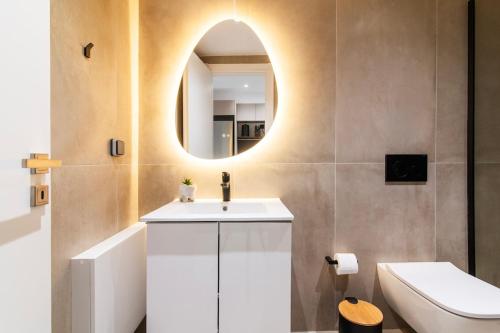 Jenn Modern Studio with Balcony & Close to Monastiraki