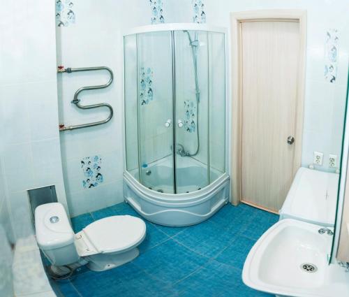 Koupelna v ubytování Apartment-Studio in City centre on 50 Let VLKSM 13