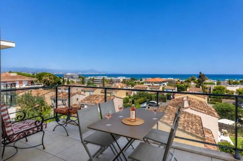 3BR Antibes Retreat Private Rooftop Pool