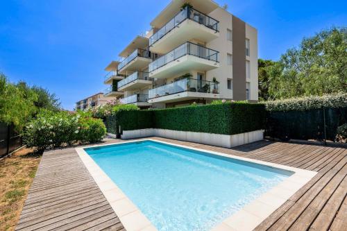 3BR Antibes Retreat Private Rooftop Pool