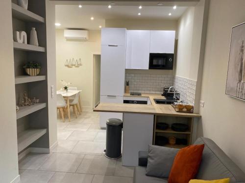 Quiet and bright apartment in the heart of Nice