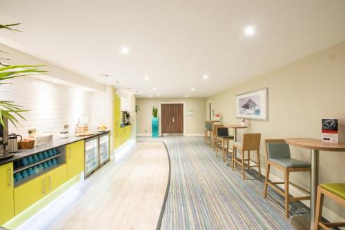 Holiday Inn Cardiff North M4 Jct 32 by IHG photo 40