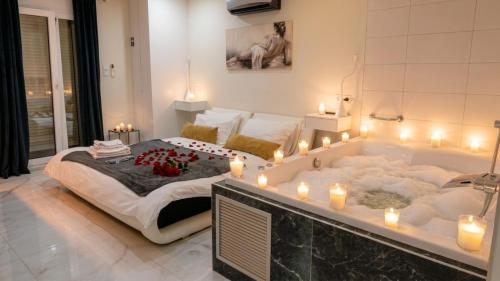 Private Suite Jacuzzi near Acropolis & 2 min to metro