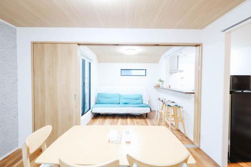 Shinjuku#ookubo#kabukicho#New built 4beds room,3 toilets, 2 shower rooms#新宿中心#大久保#歌舞伎#地铁站步行2分#新建一栋3层楼 4个卧室3个卫生间2个浴室1个客厅#高速无限制网络#智能马桶#干湿分离103