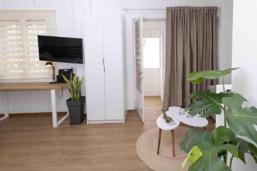 Modern Athens stay near to Metro with fast Wi-Fi
