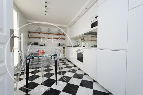 Romantic Marais Hideaway Heart of Paris