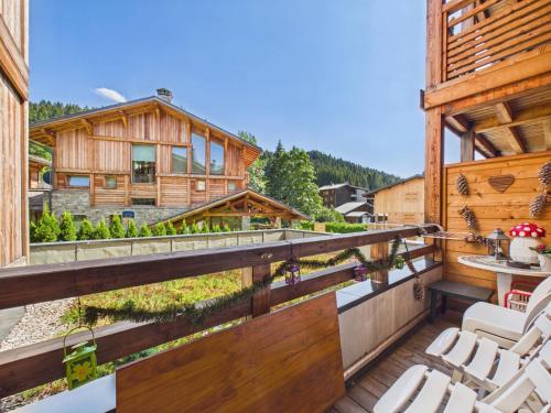 Moderne appartement 4 pers avec balcon sud, parking et WiFi - à 200m des pistes et navette