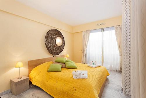 Superb 50m2 Flat - 4 min to Palais, 1 min to Beach
