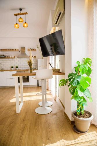 Bright Apartment Near to Metro