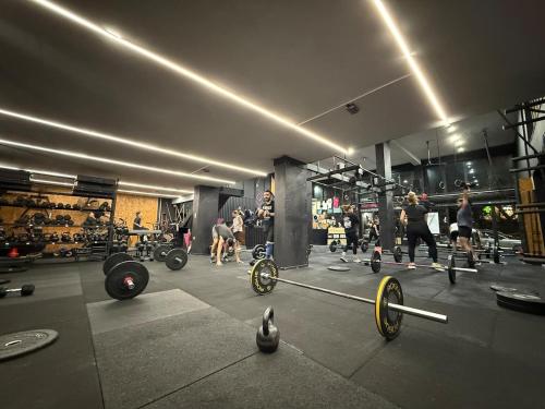 20 mins walk to Acropolis andFree gym pass!
