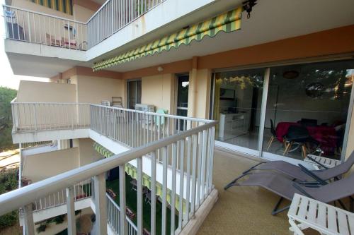 Cozy apartment with AC, parking and terrace