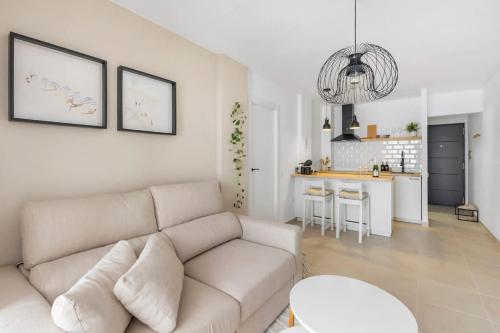 1BDR Studio 150m from Sea with Workspace