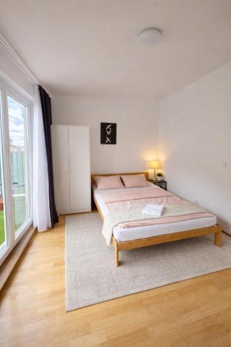Furnished Room with Terrace in Central Vienna