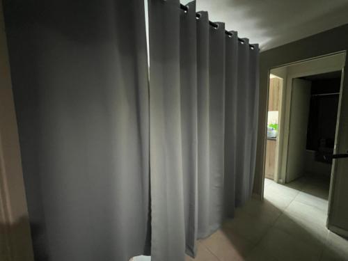 Only for female guests, shared homestay, Nice west cosy flat, balcony near airport train beach public transport supermarket