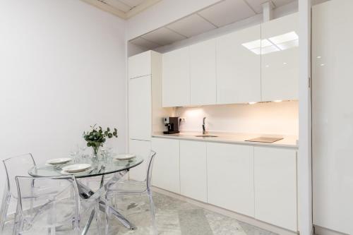 CM Apartamentos Campana Excelente Ubicación Terraza de Ensueño by Alojateensevilla