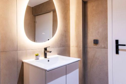 Jay-Z Modern Studio Close to Gazi & Monastiraki