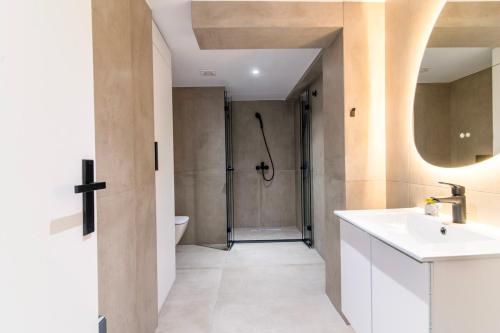 Jay-Z Modern Studio Close to Gazi & Monastiraki