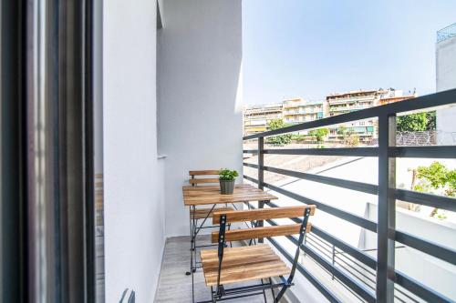 Jade Modern Studio with Balcony & Close to Monastiraki