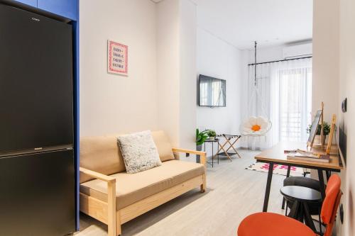 Juno Modern Studio with Balcony & Close to Monastiraki