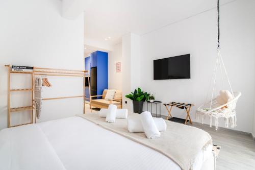 Juno Modern Studio with Balcony & Close to Monastiraki