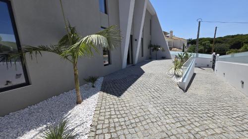 Dream Villa by Laranjal Rentals