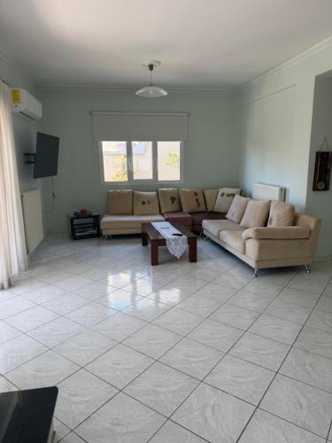 Large Apartment 2nd floor Glyfada