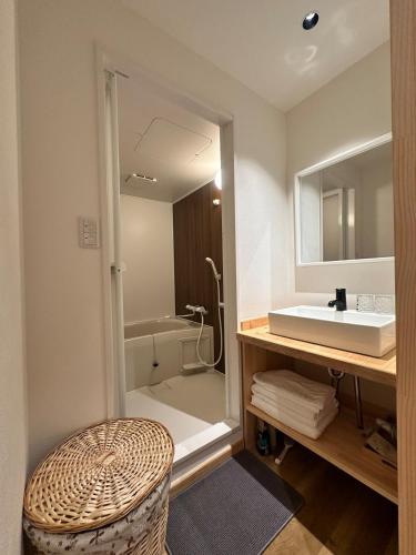 single family house Direct access to Namba and Nihonbashi 3-minute walk from Imazari Station Quiet residential area Self check in with smart lock Up to 9 people
