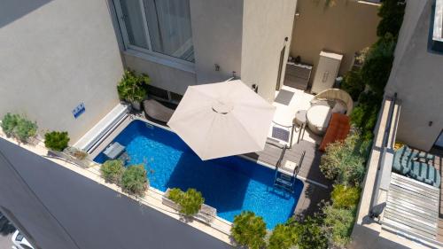 Luxury Penthouse - Private Pool, Parking &