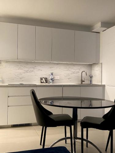 Chic 1-BR with Terrace, AC & Wi-Fi