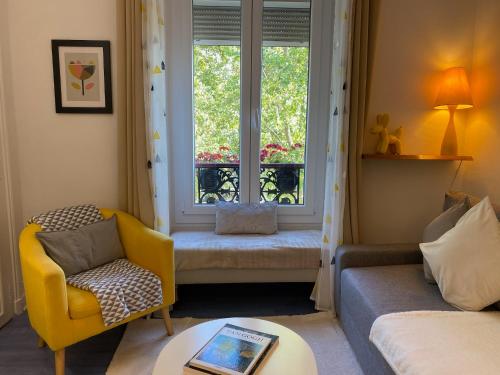 Parisian - 2 Bedroom Apartment near Gare du Nord Direct to Roissy CDG