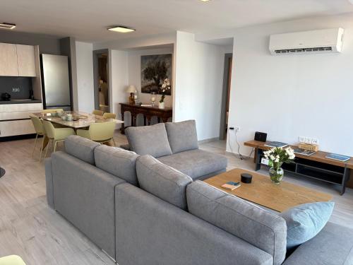 Ammoessa House