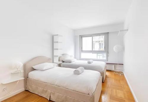 Parisian Luxe 2BR Walk to Arc de Triomphe-Champs