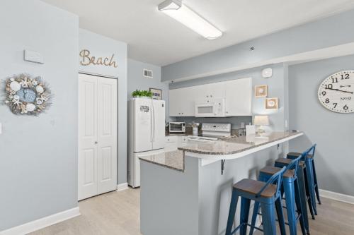 Gulf-front Shores of Panama 3rd Floor RENOVATED - Beach Service Included photo 42