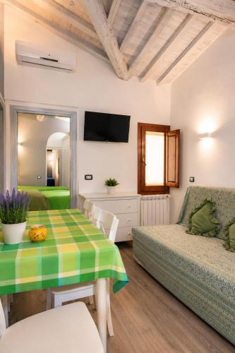 Gmax Guelfa Apartments