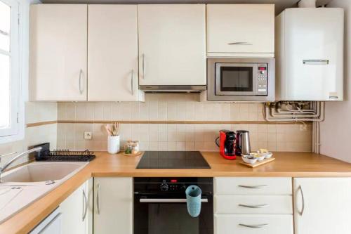8P - 3BR Le Marais Spacious - Central - Historic Apt