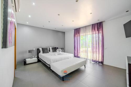 5-Bedroom Algarve Villa with Private Pool