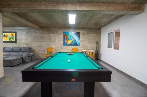 5-Bedroom Algarve Villa with Private Pool