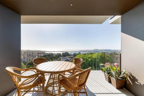 Gaia Skyline Residence by Santiago Family House