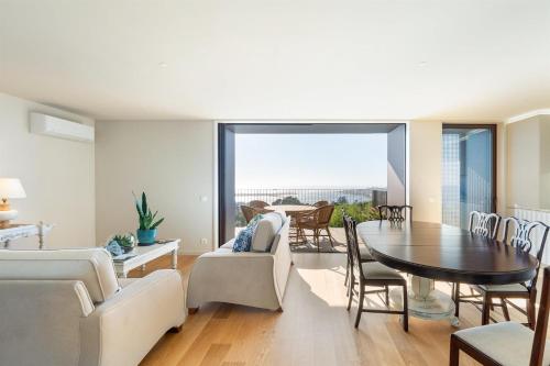 Gaia Skyline Residence by Santiago Family House