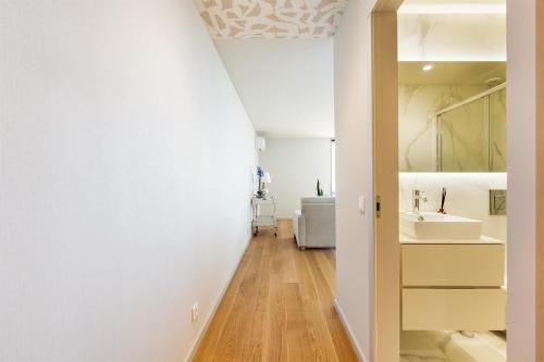 Gaia Skyline Residence by Santiago Family House
