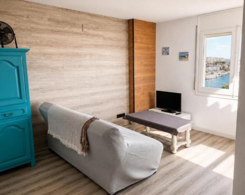 Modern apartment with canal views in Empuriabrava - Terrace & WiFi