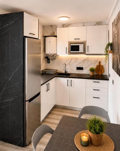 Modern apartment with canal views in Empuriabrava - Terrace & WiFi
