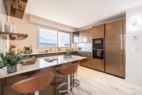 45 CROISETTE - Luxurious 3-bedroom Croisette terrace and sea view