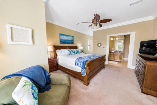 Summer Special, Lux 4BR House Sleeps 12, Pool, Elevator, King bed photo 9
