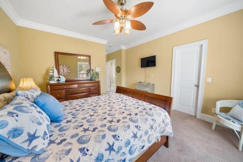 Summer Special, Lux 4BR House Sleeps 12, Pool, Elevator, King bed photo 12